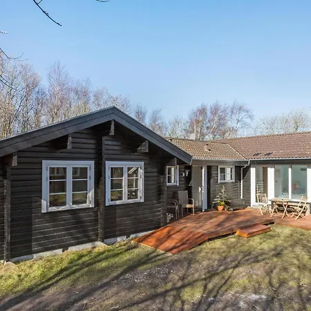 Vakantiehuis Four-Bedroom Holiday Home in Ebeltoft Ebeltoft