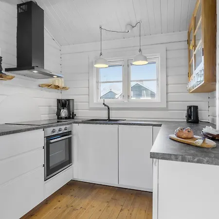 Four-Bedroom Holiday Home in Ebeltoft Vakantiehuis