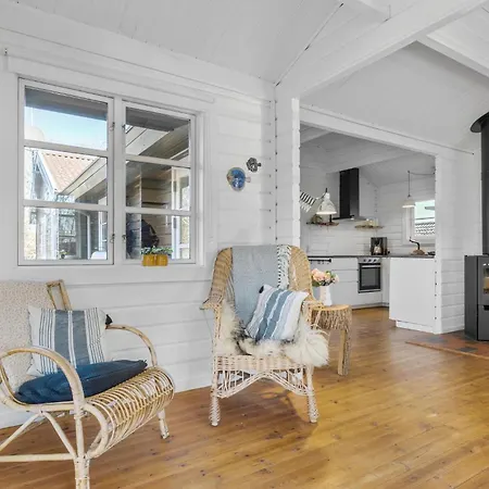 Four-Bedroom Holiday Home in Ebeltoft Vakantiehuis